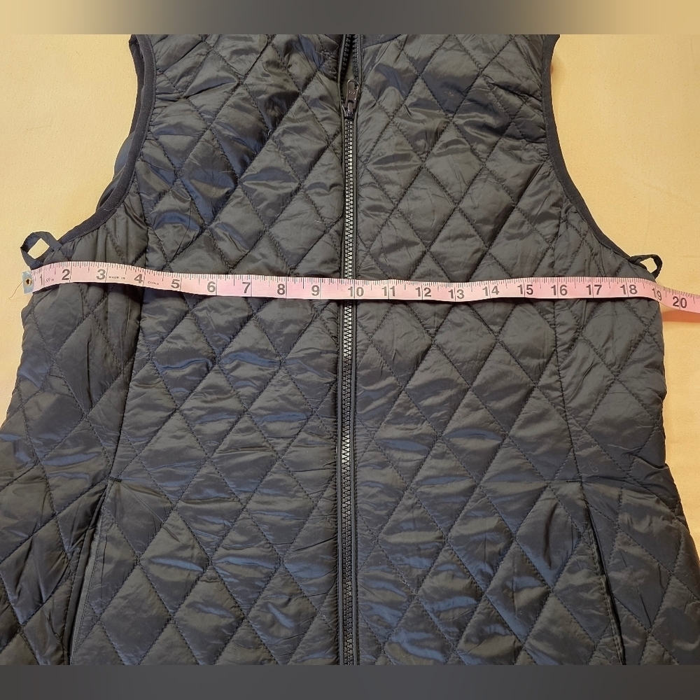 Lands End black puffer vest size Small - Picture 7 of 9